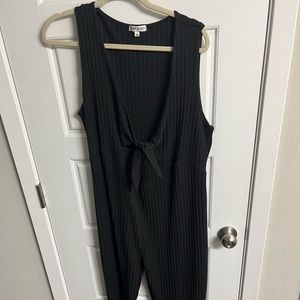 Sleeveless romper - bump friendly!